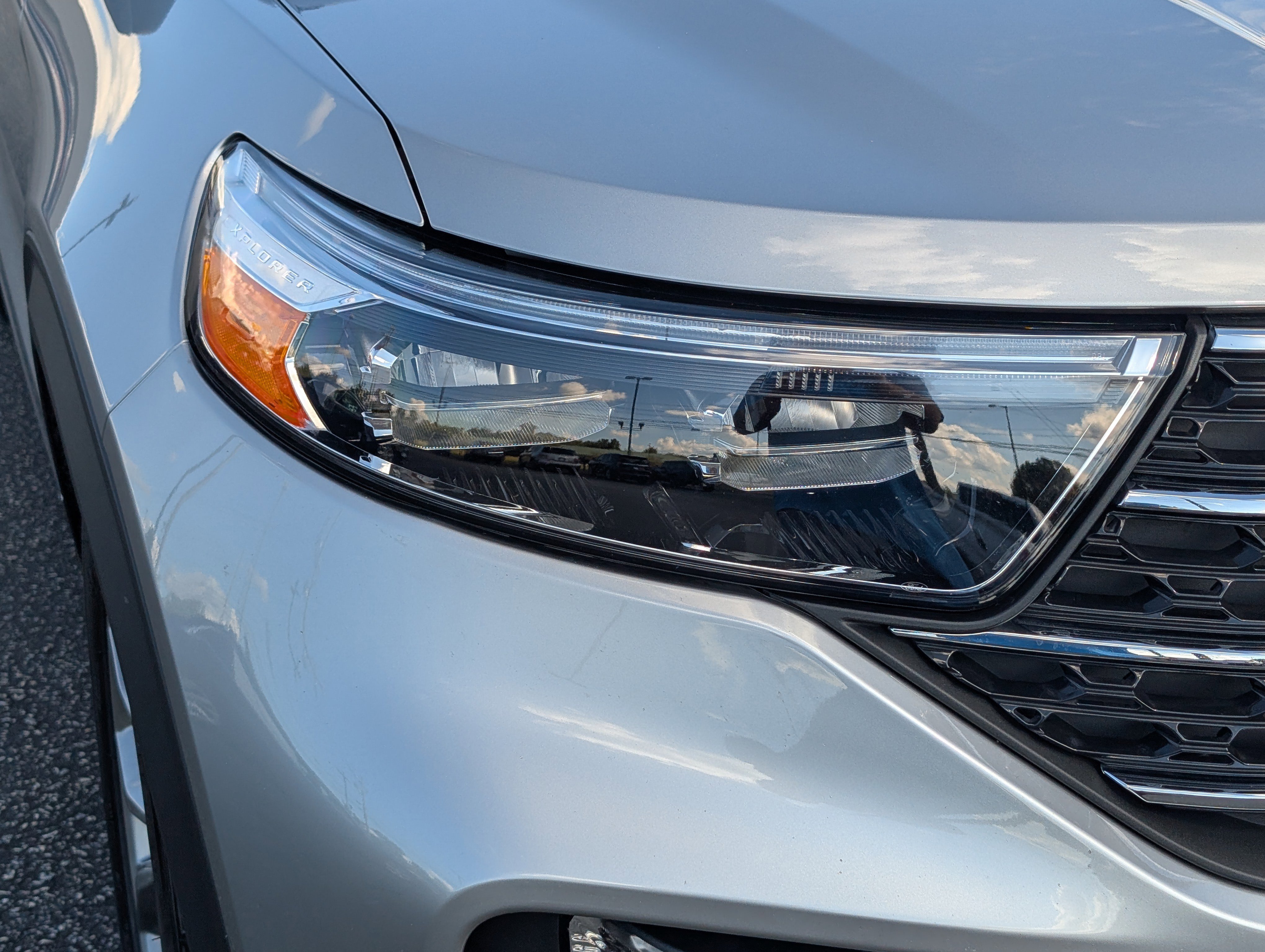 Certified 2023 Ford Explorer XLT w/ Equipment Group 202A image 5