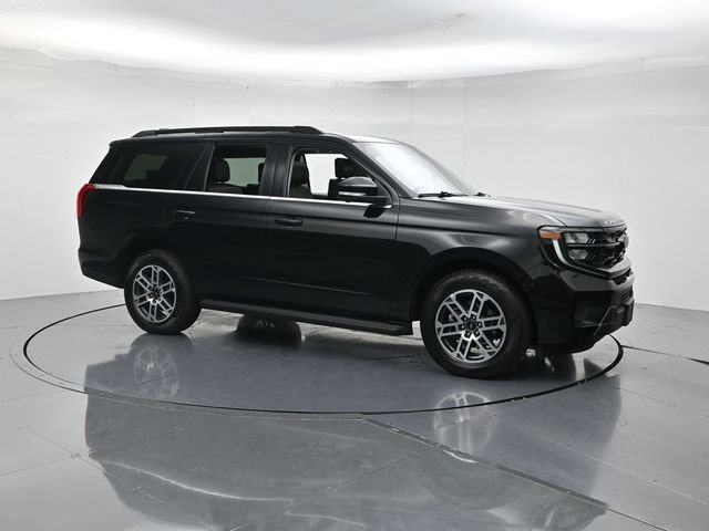 Certified 2025 Ford Expedition Active AWD/4WD image 3