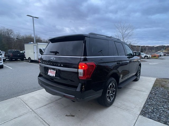 Certified 2024 Ford Expedition XLT image 5