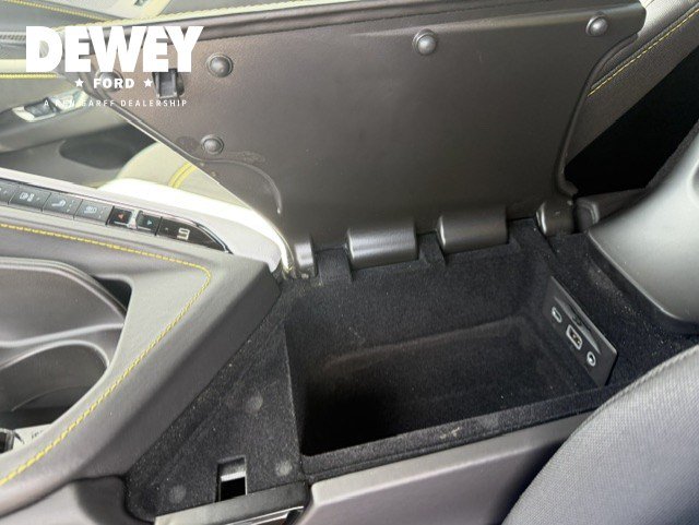 Used 2022 Chevrolet Corvette Stingray Premium Conv w/ Z51 Performance Package RWD image 26