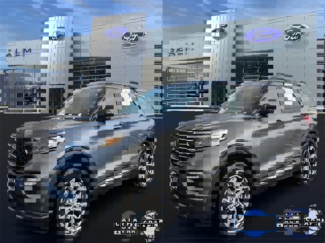 Certified 2022 Ford Explorer XLT w/ Equipment Group 202A image 6