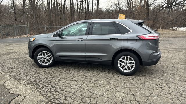 Certified 2024 Ford Edge SEL w/ Convenience Package image 2