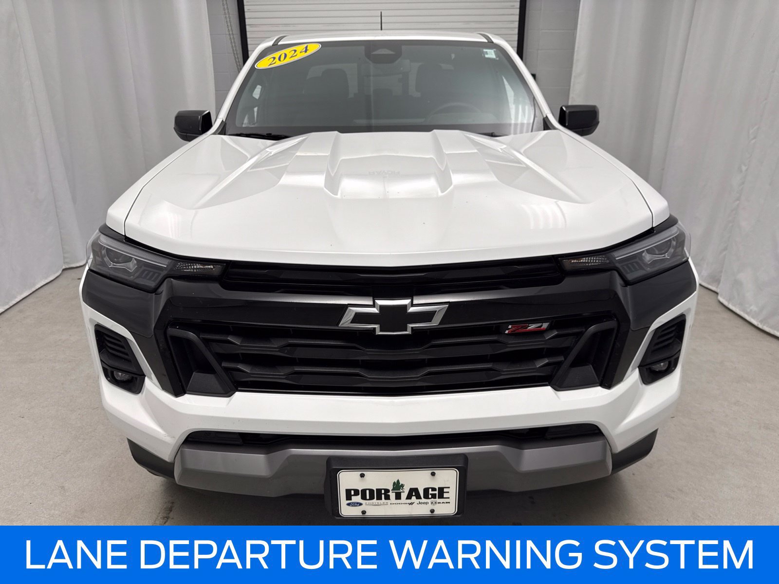 Used 2024 Chevrolet Colorado Z71 w/ Z71 Convenience Package 2 AWD/4WD image 8