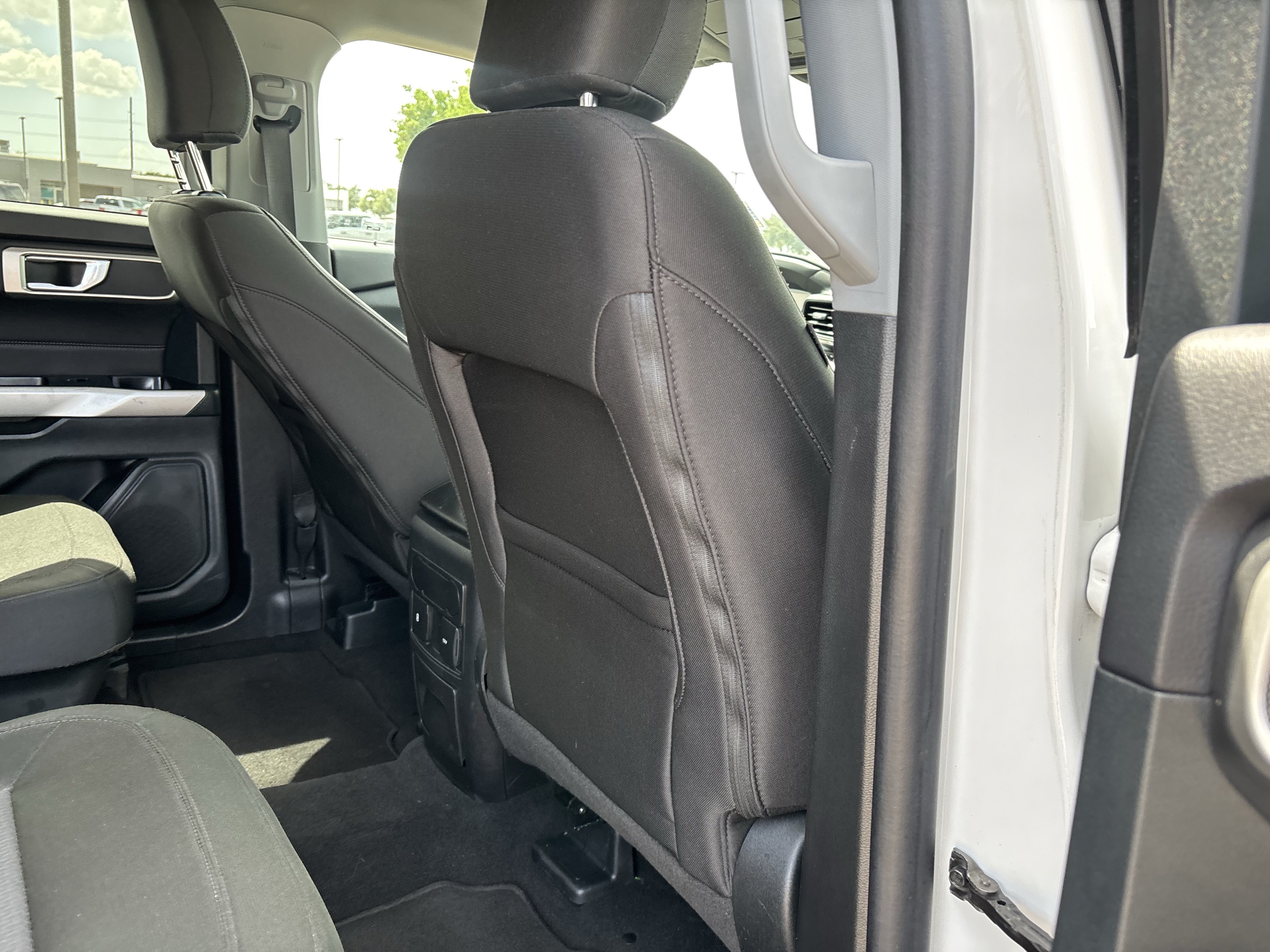 Certified 2023 Ford Explorer XLT RWD image 24