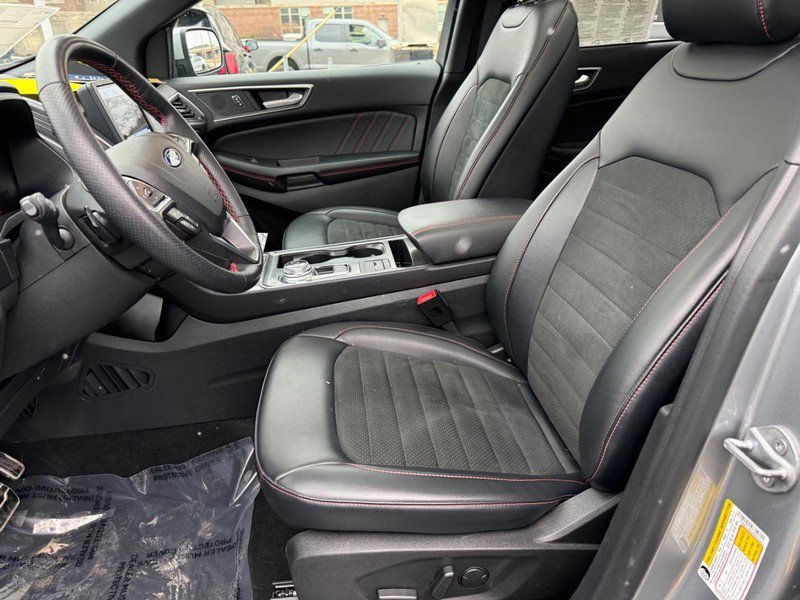 Certified 2023 Ford Edge ST-Line w/ Class II Trailer Tow Package image 17