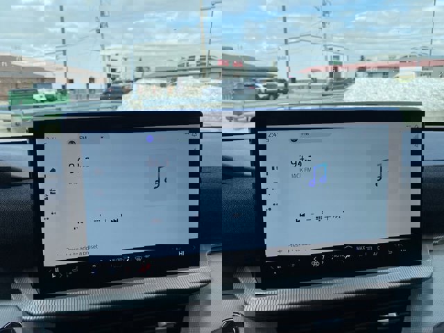 Certified 2025 Ford Explorer Active image 15