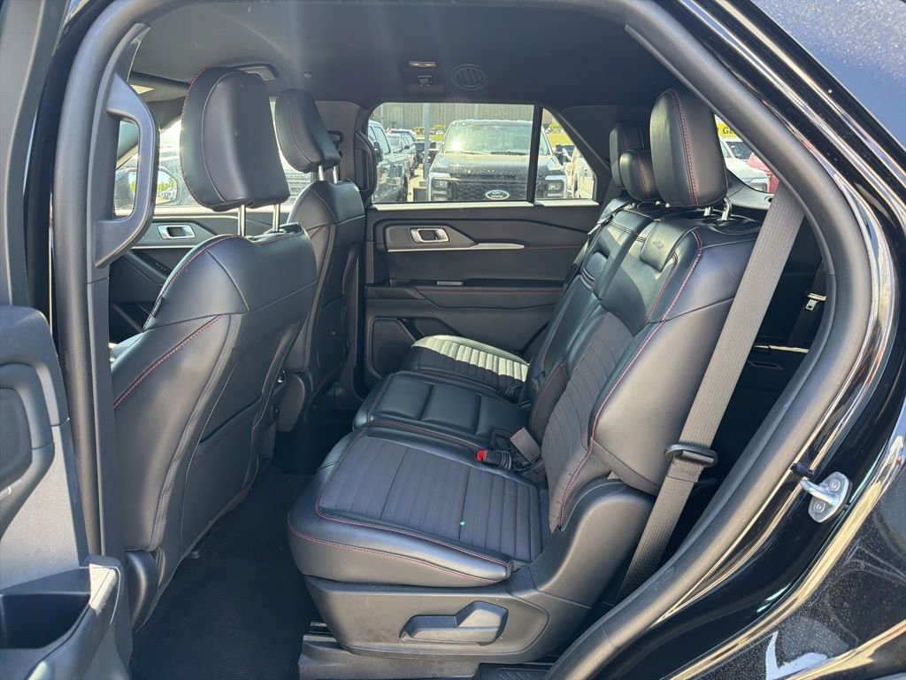 Certified 2025 Ford Explorer ST-Line w/ ST-Line Street Pack AWD/4WD image 12