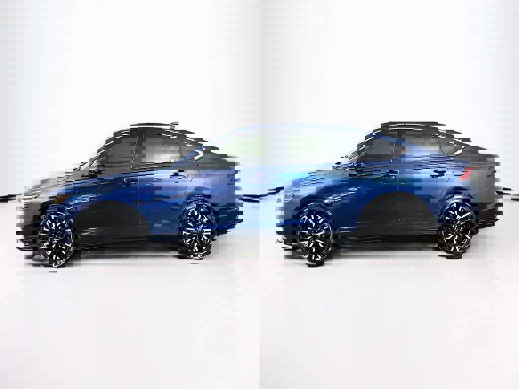 Used 2024 Honda Accord Touring image 3