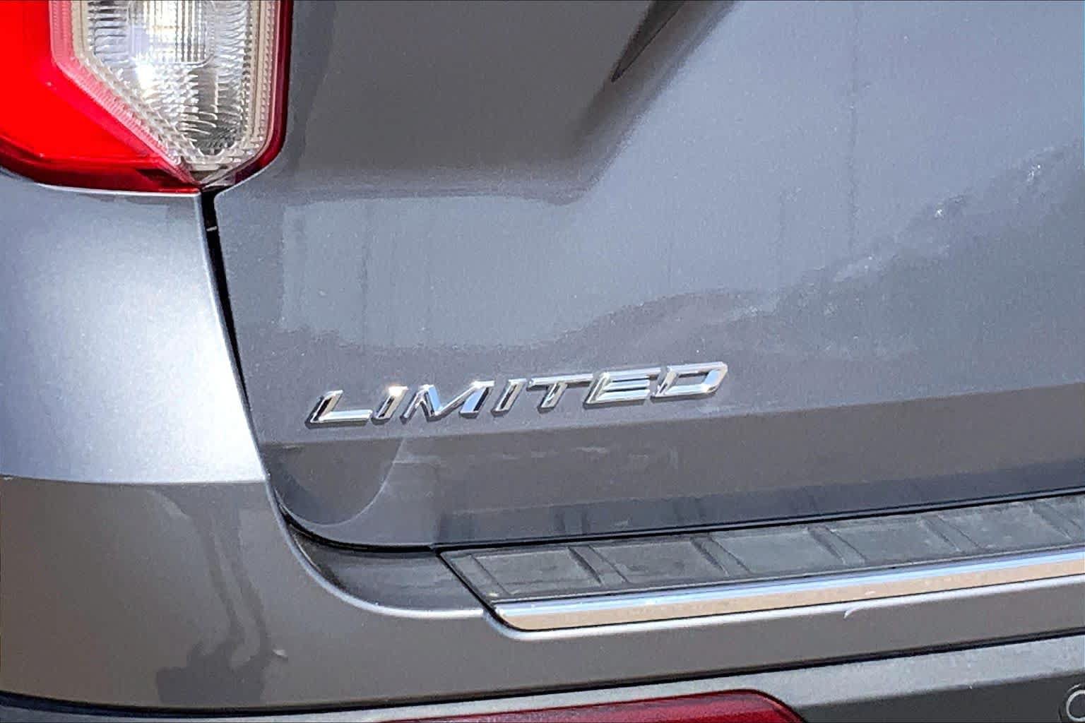 Certified 2021 Ford Explorer Limited w/ Equipment Group 301A AWD/4WD image 10
