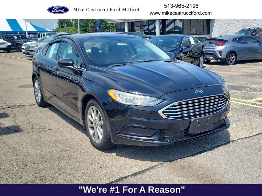 Certified 2017 Ford Fusion SE w/ Fusion SE Technology Package FWD image 7