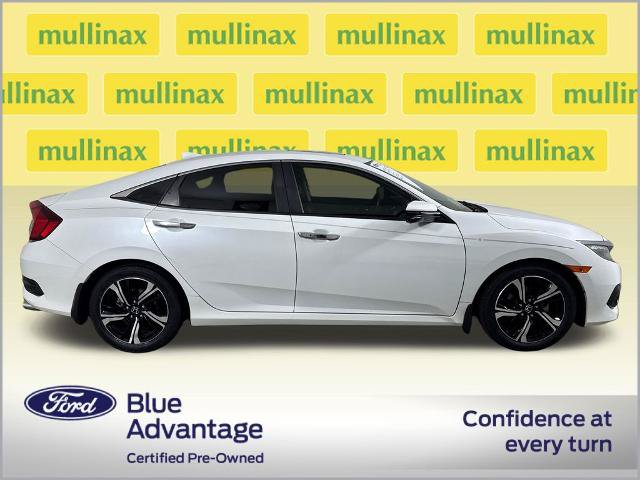 Used 2018 Honda Civic Touring image 2