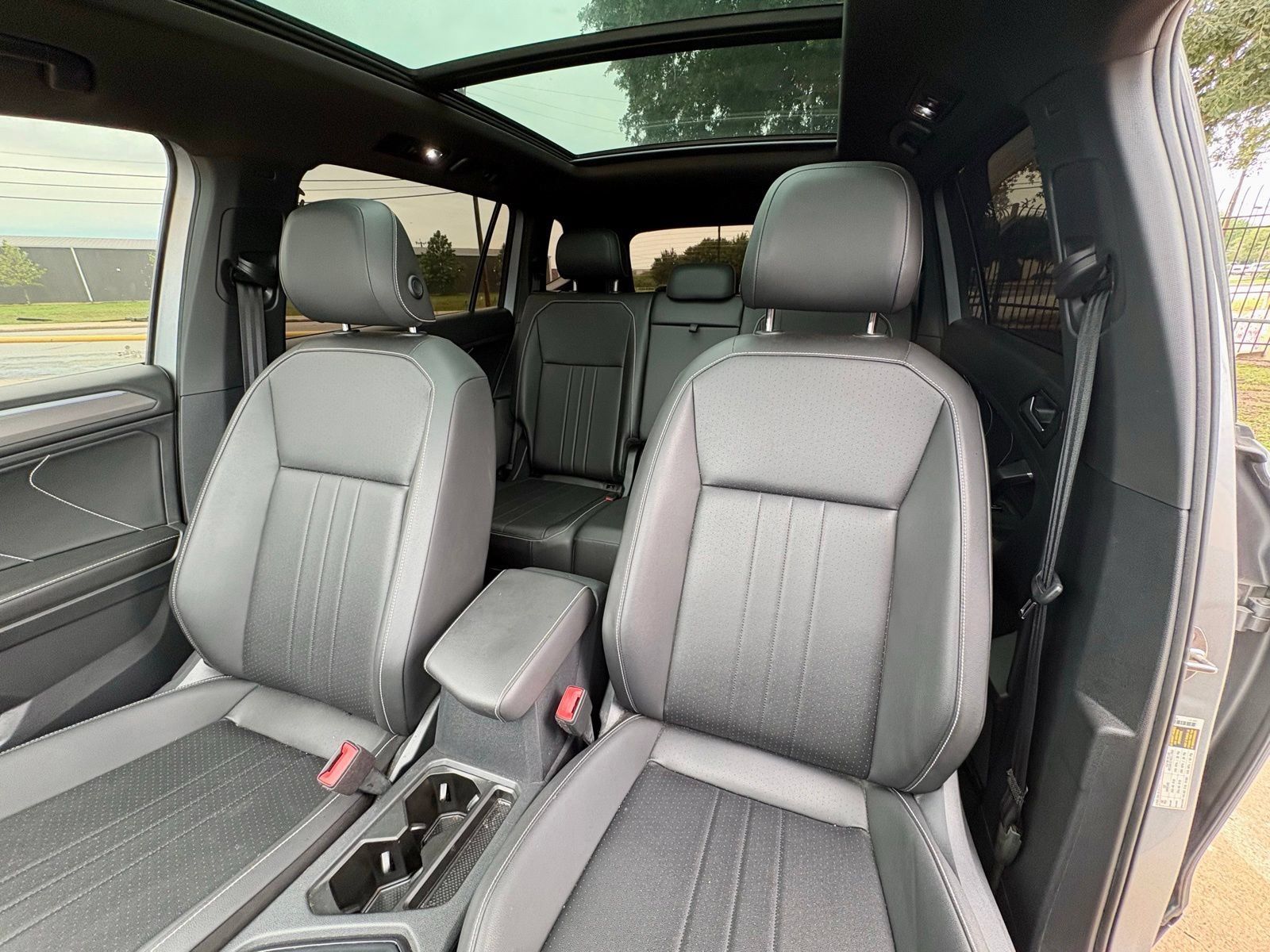 Used 2023 Volkswagen Tiguan SE R-Line FWD image 14