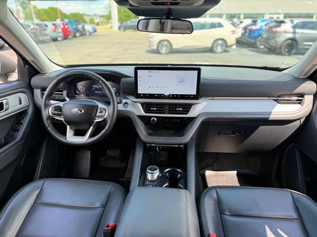 Certified 2025 Ford Explorer Active w/ Active Comfort Package AWD/4WD image 2