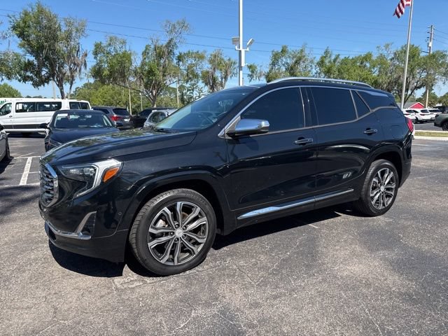 Used 2020 GMC Terrain Denali w/ Denali Premium Package FWD image 10