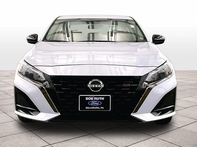 Used 2023 Nissan Altima 2.5 SR AWD/4WD image 3