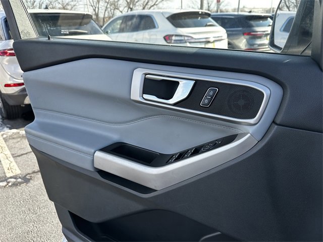 Certified 2022 Ford Explorer XLT w/ Equipment Group 202A image 32