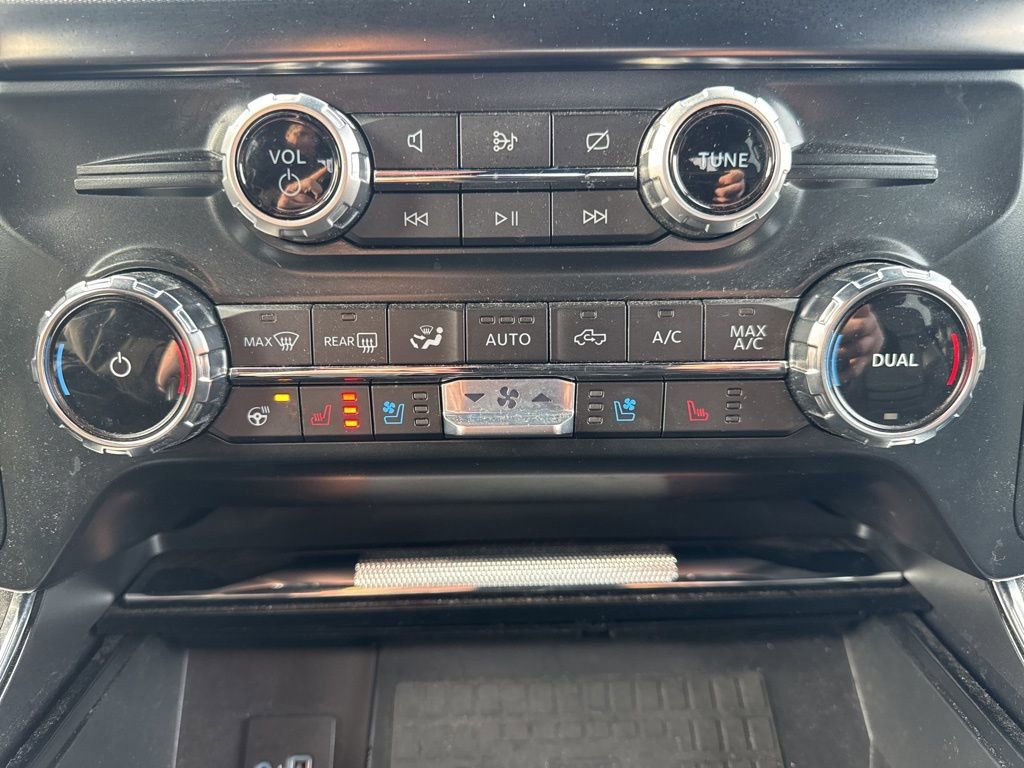 Certified 2022 Ford F150 Platinum w/ Equipment Group 701A High image 28