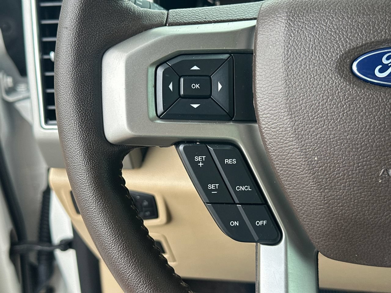 Certified 2020 Ford F150 Lariat RWD image 26