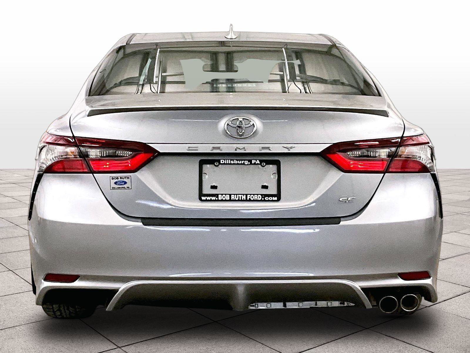 Used 2024 Toyota Camry SE FWD image 4