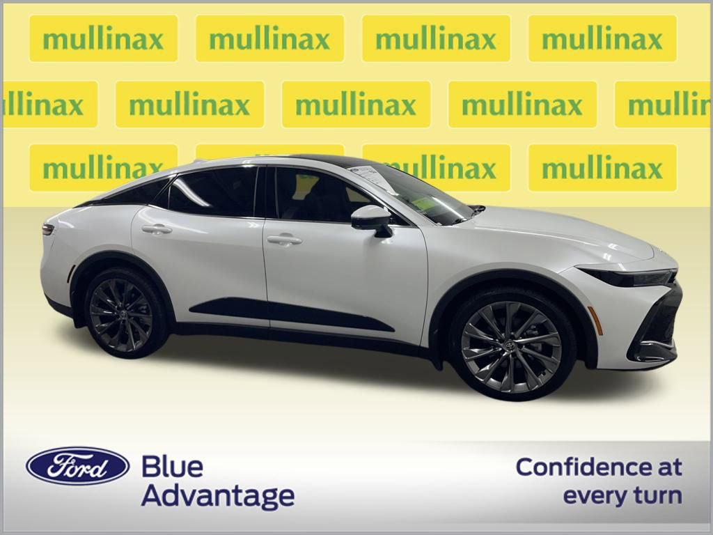 Used 2025 Toyota Crown Limited image 2