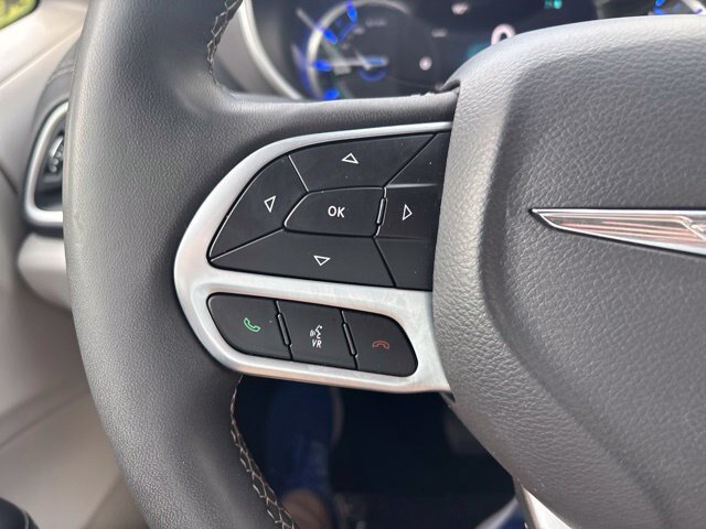 Used 2024 Chrysler Pacifica Limited FWD image 18