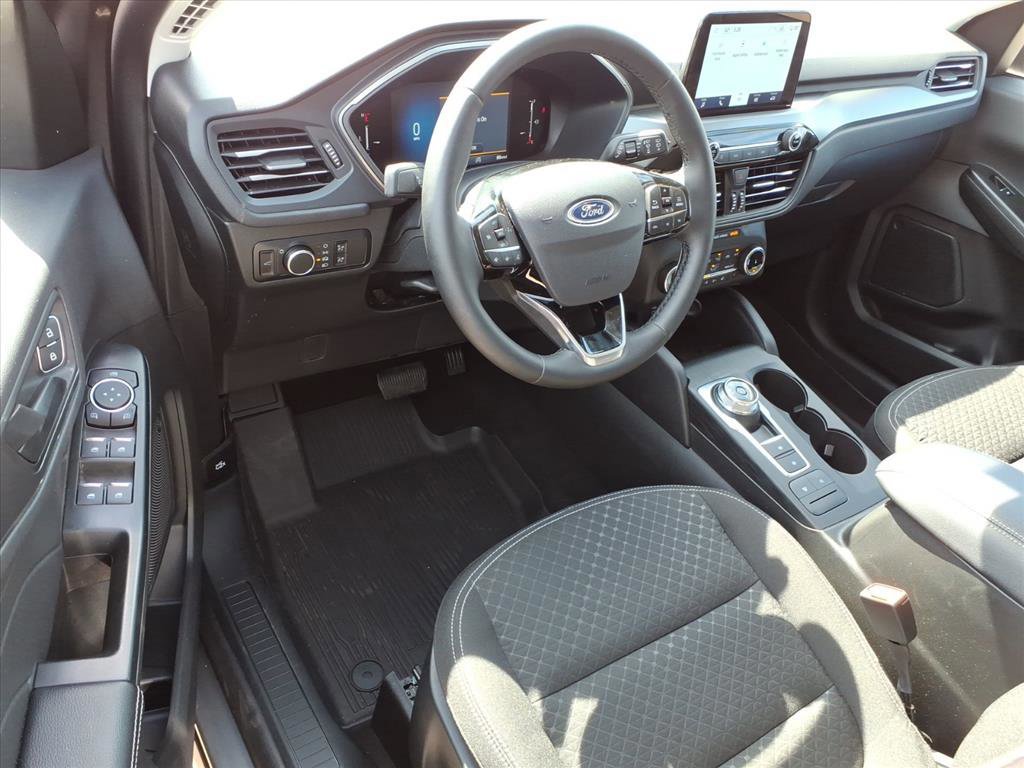 Certified 2025 Ford Escape Active w/ Cold Weather Package AWD/4WD image 8