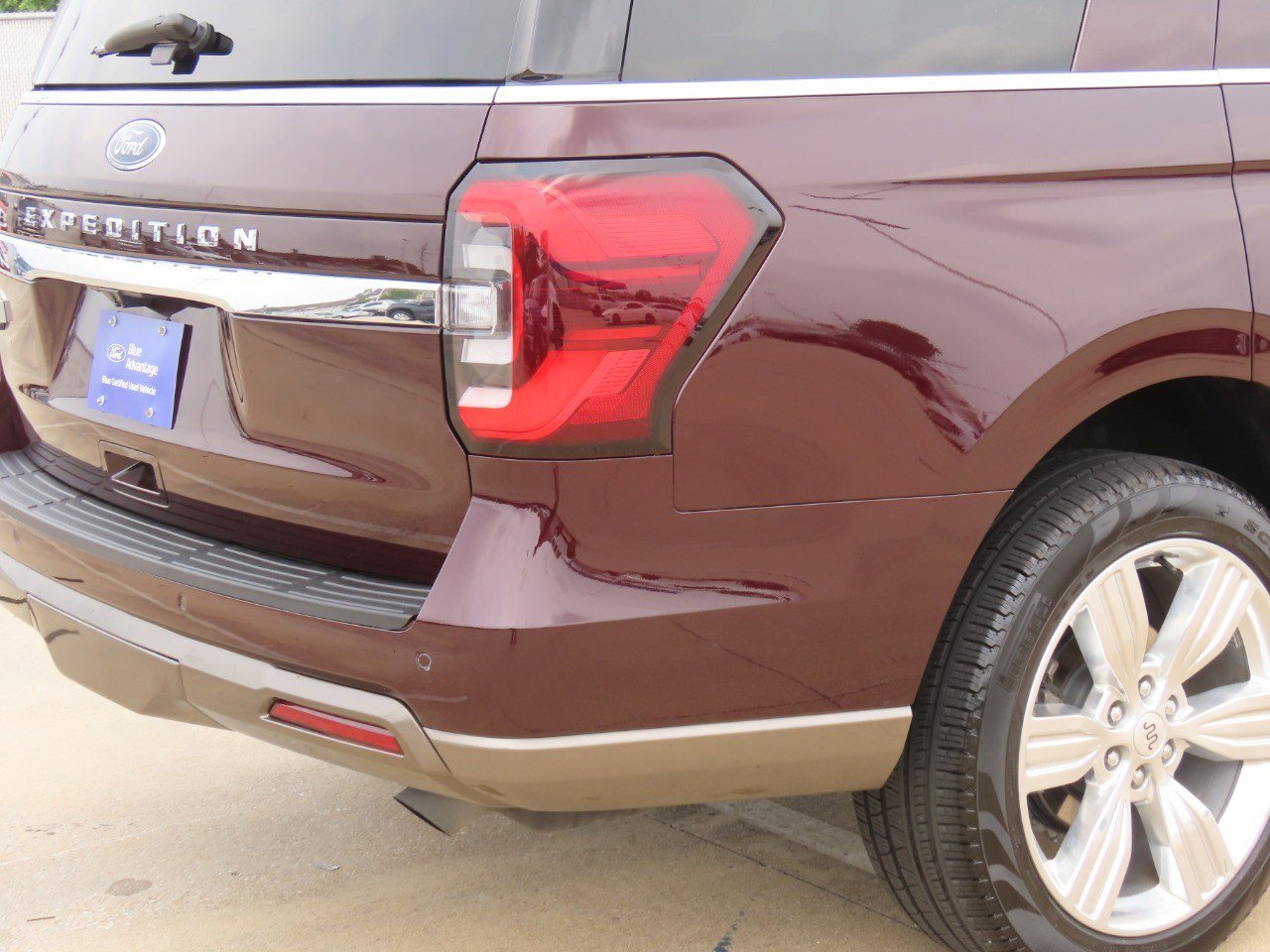 Certified 2024 Ford Expedition King Ranch RWD image 10