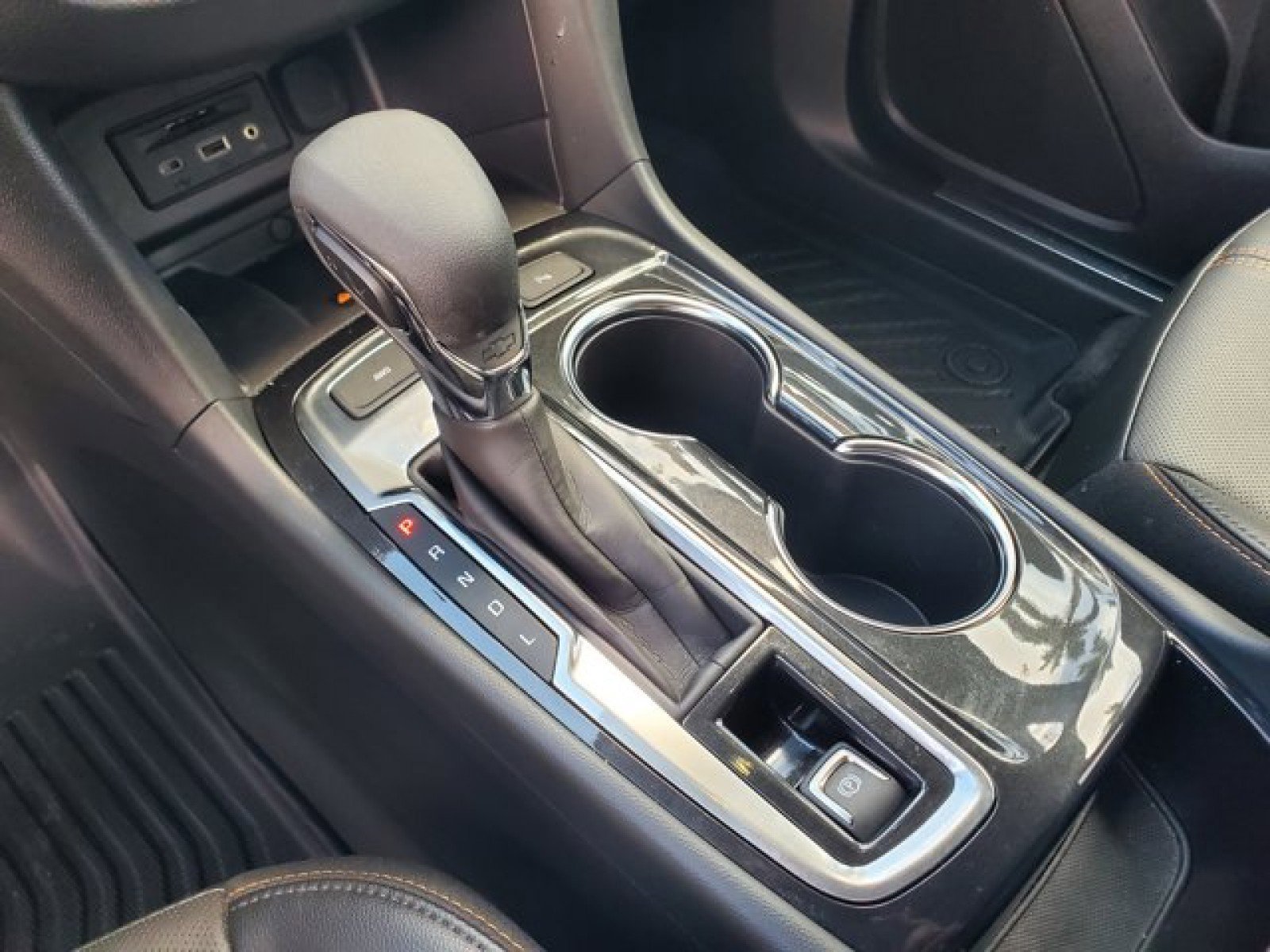 Used 2024 Chevrolet Equinox Premier image 26