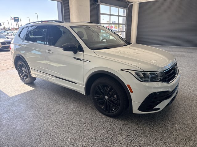 Used 2022 Volkswagen Tiguan SE R-Line AWD/4WD image 15