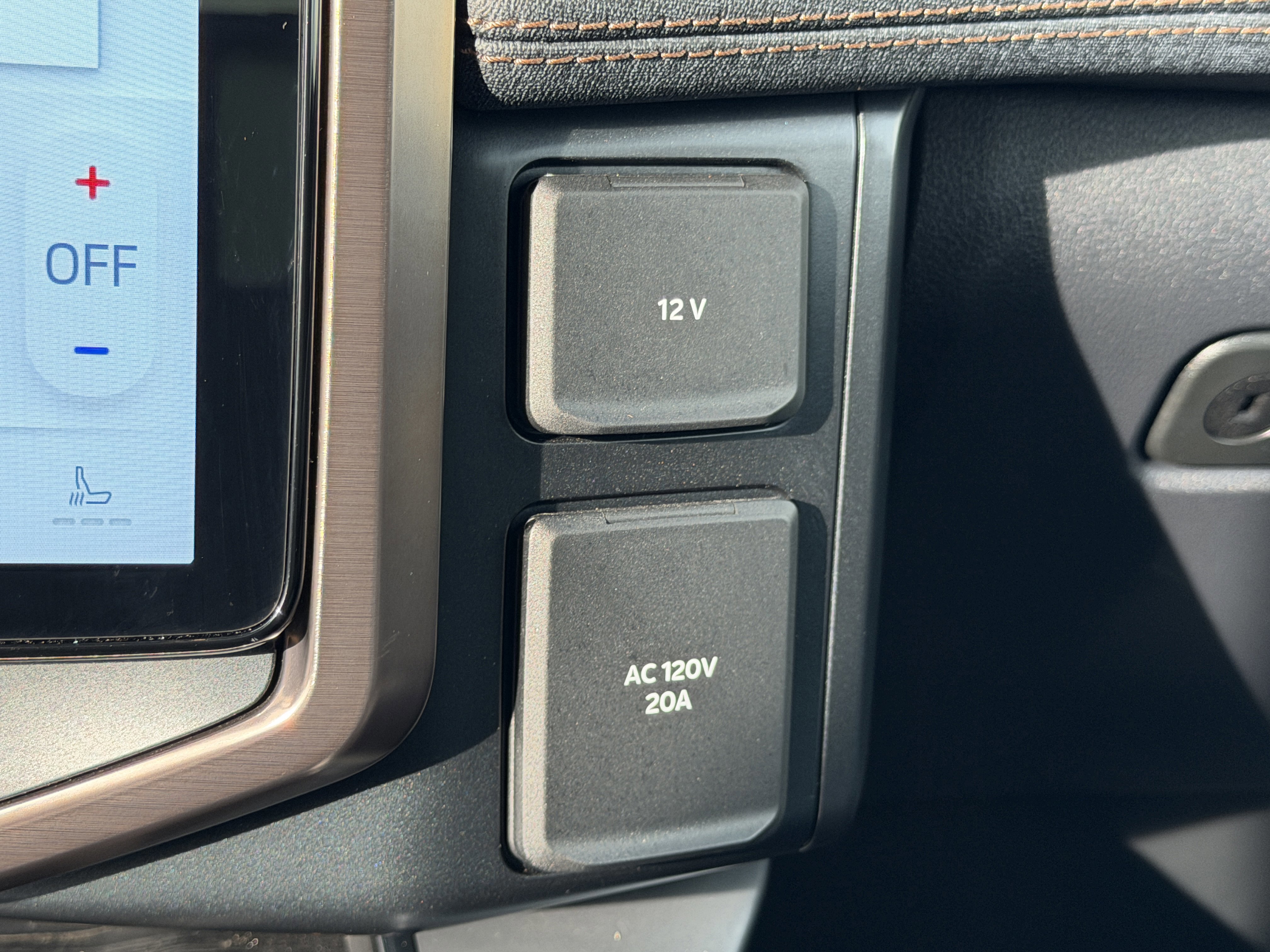 Certified 2025 Ford F150 Lightning Lariat AWD/4WD image 19