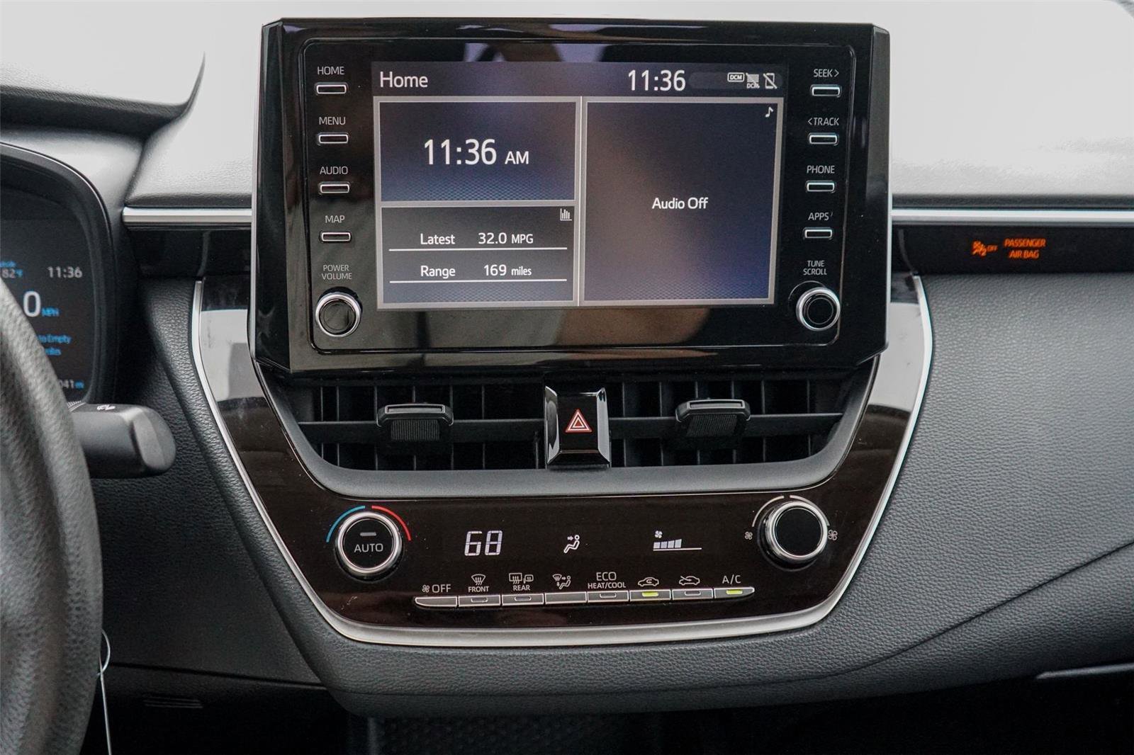 Used 2020 Toyota Corolla LE FWD image 12