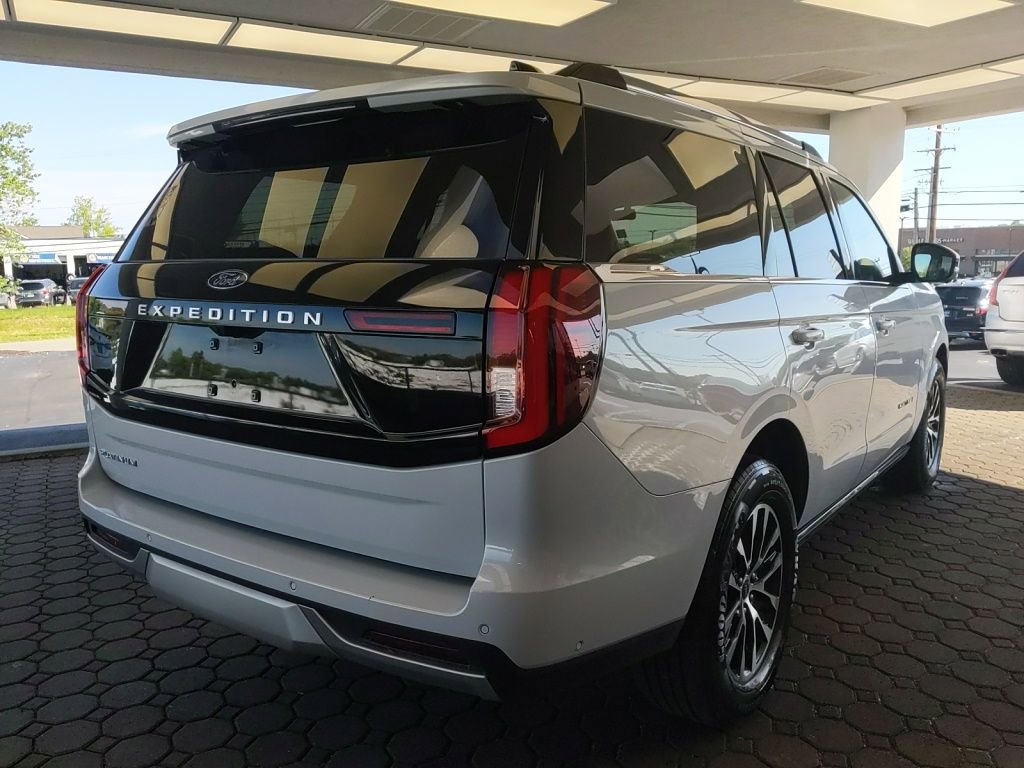 Certified 2025 Ford Expedition Platinum AWD/4WD image 6