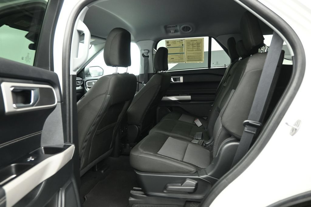 Certified 2024 Ford Explorer XLT RWD image 20