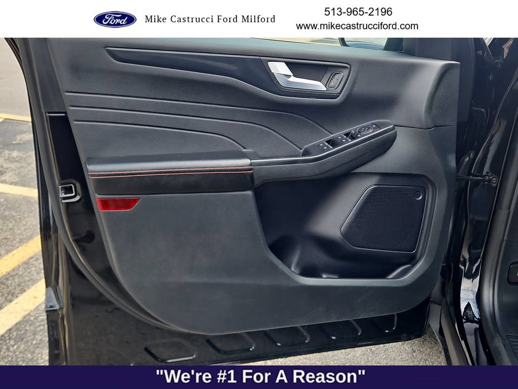 Certified 2025 Ford Escape ST-Line AWD/4WD image 23