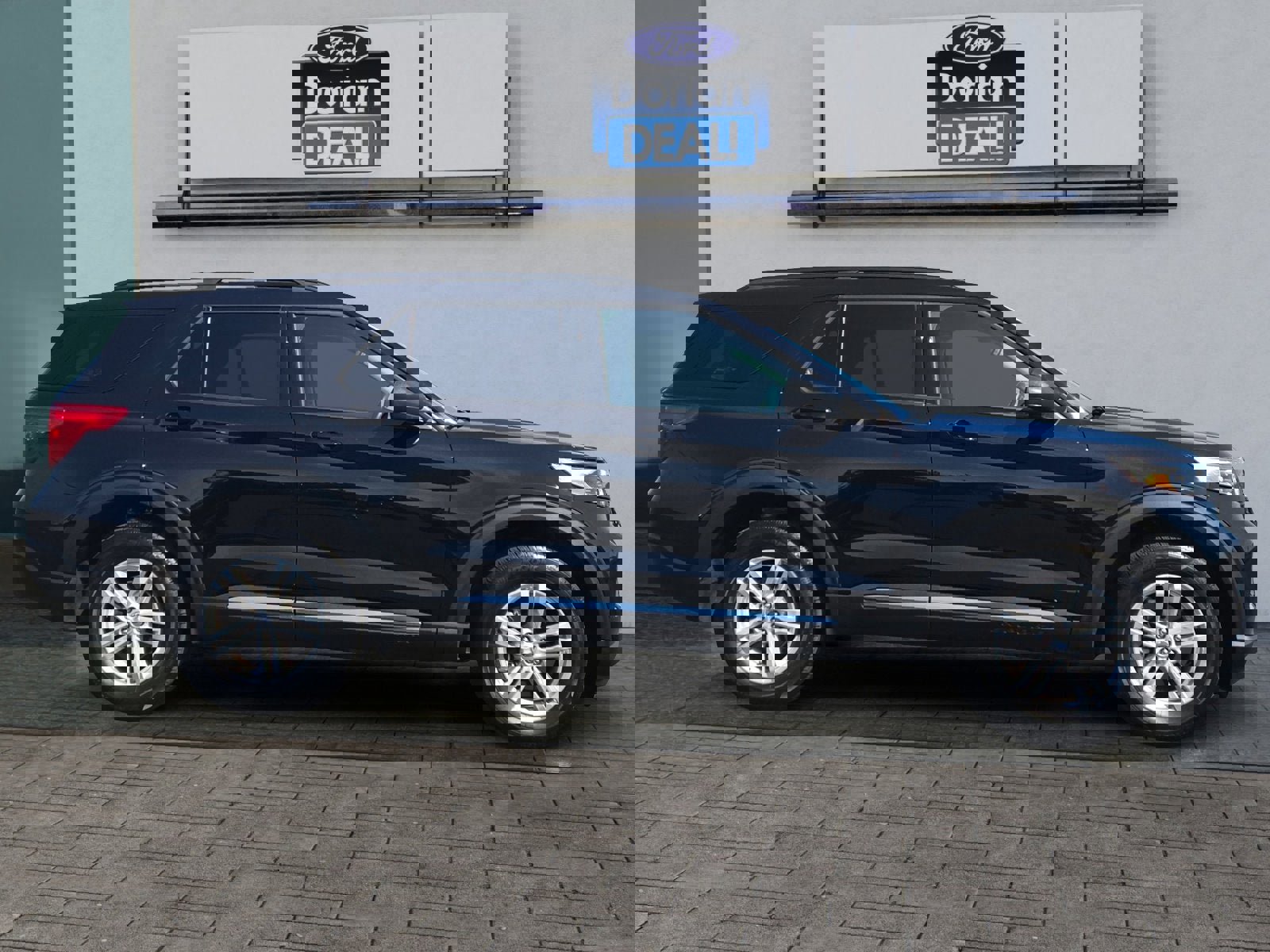 Certified 2023 Ford Explorer XLT w/ Equipment Group 202A image 6