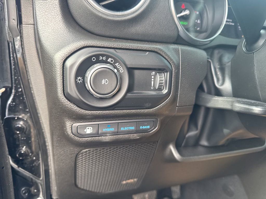 Used 2023 Jeep Wrangler Unlimited Sahara w/ Cold Weather Group image 29