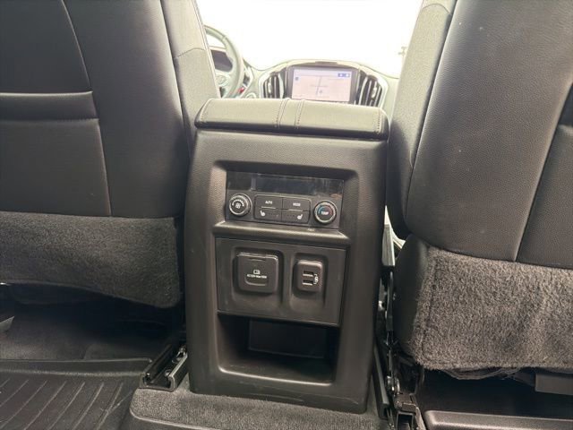 Used 2023 Chevrolet Traverse High Country image 23