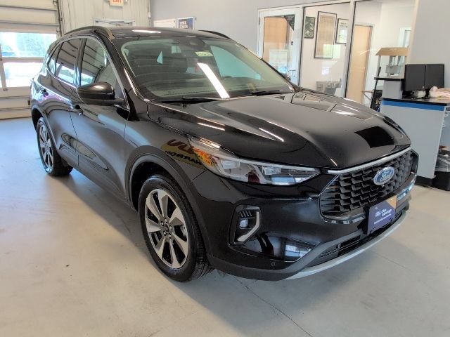 Certified 2024 Ford Escape Platinum AWD/4WD image 7