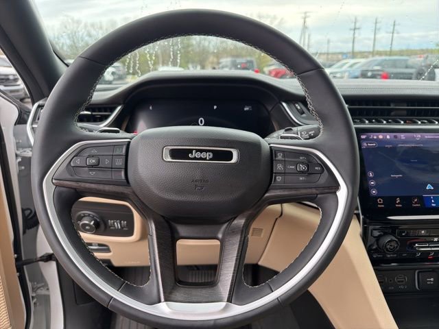 Used 2023 Jeep Grand Cherokee L Limited w/ Luxury Tech Group II image 6