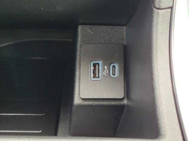 Certified 2024 Ford Edge Titanium image 21