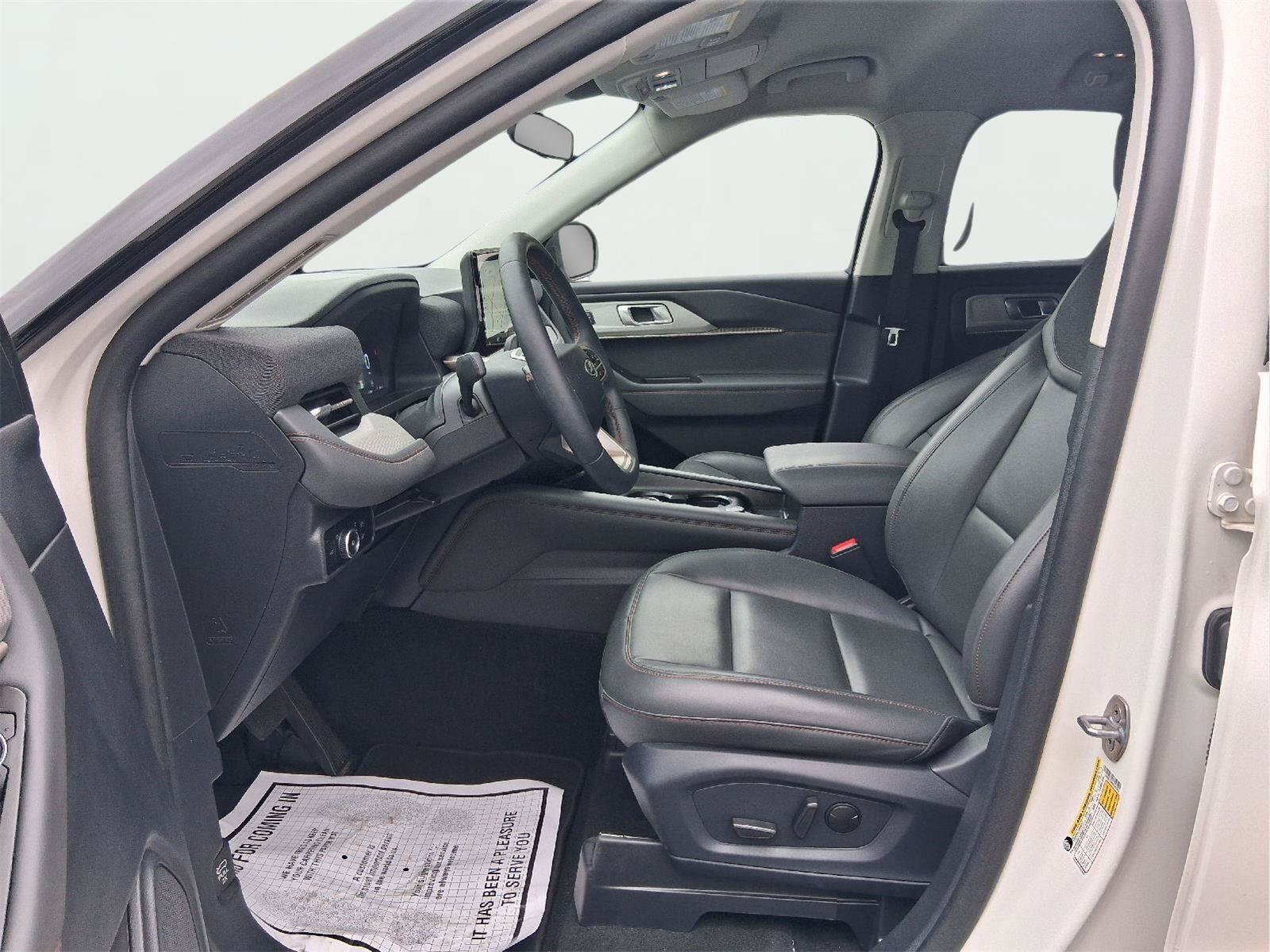 Certified 2025 Ford Explorer Active w/ Active Comfort Package RWD image 12