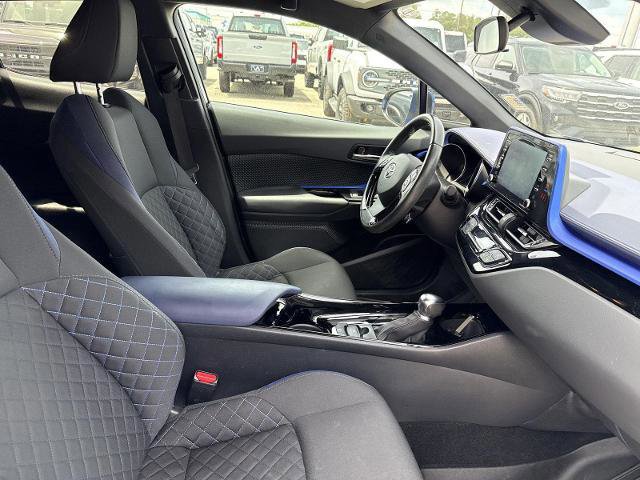 Used 2022 Toyota C-HR XLE FWD image 18