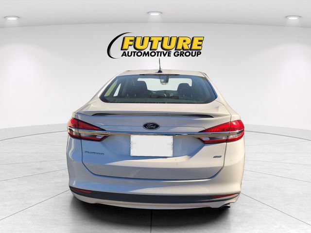 Certified 2017 Ford Fusion SE w/ Equipment Group 201A FWD image 4