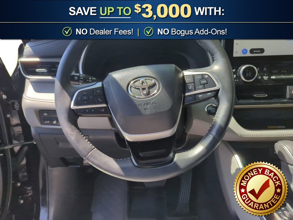 Used 2023 Toyota Highlander Limited FWD image 18