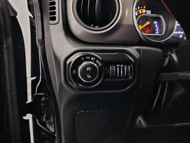 Used 2022 Jeep Gladiator Sport AWD/4WD image 39