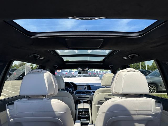 Used 2021 BMW X7 M50i AWD/4WD image 10