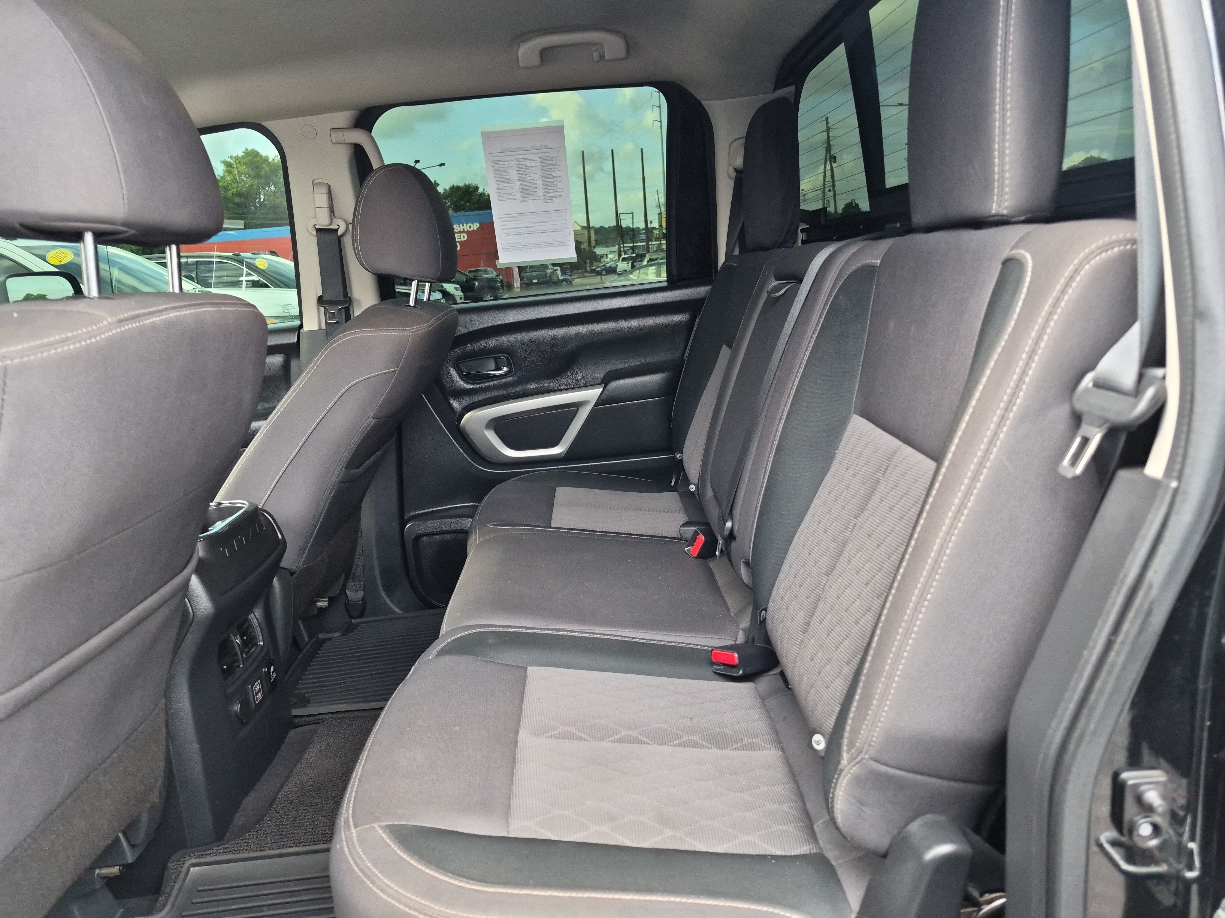 Used 2023 Nissan Titan SV w/ SV Convenience Package AWD/4WD image 18