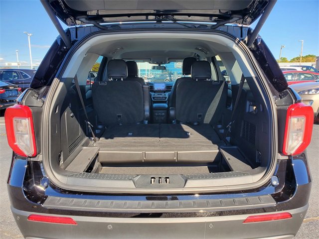 Certified 2022 Ford Explorer XLT w/ Equipment Group 202A image 30