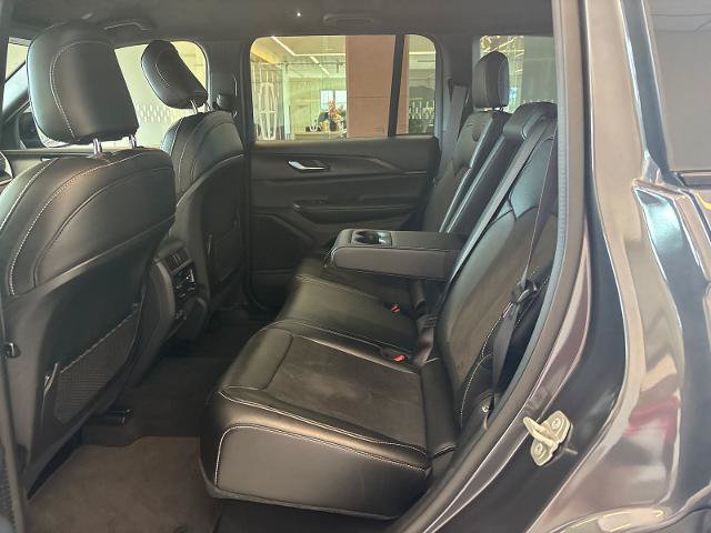 Used 2024 Jeep Grand Cherokee Altitude AWD/4WD image 11