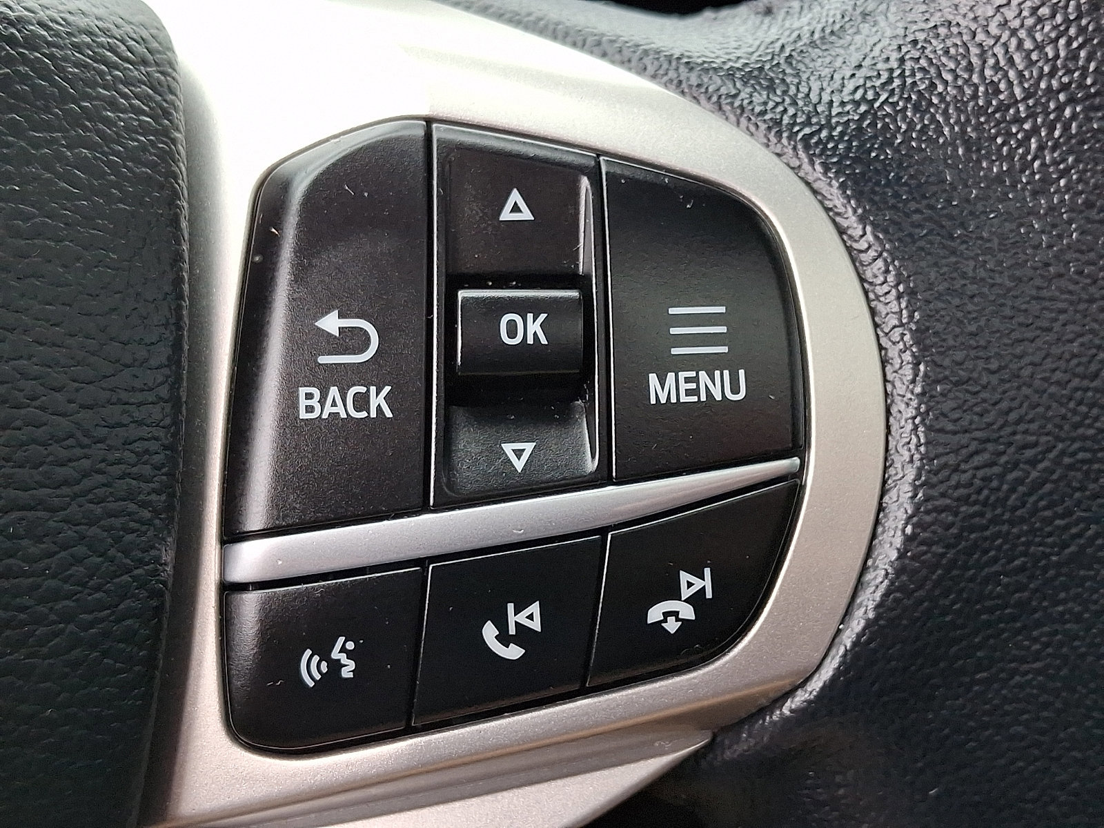 Certified 2022 Ford Explorer XLT w/ Equipment Group 202A AWD/4WD image 25